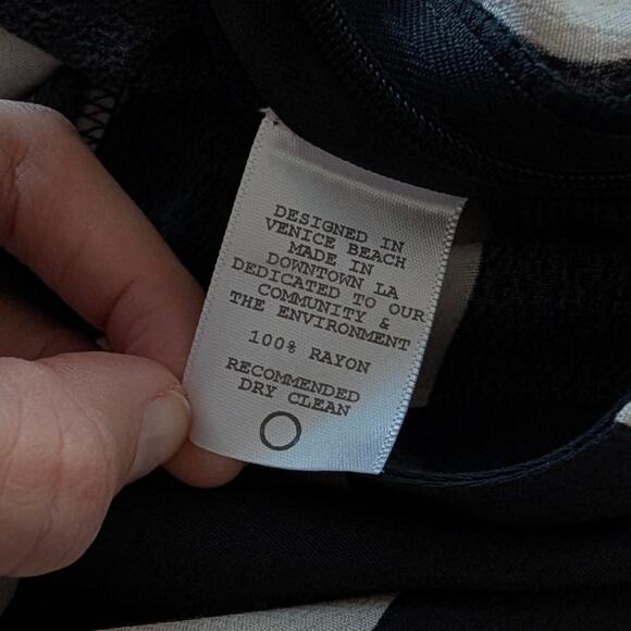 Flynn Skye Black/Cream Striped High Waist Cropped/Ankle Wide Leg Pants, size M - Picture 8 of 8